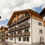 Snowlake & 4* Alleghe