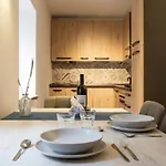 Snowlake & Apartmanhotel 4*