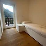 Snowlake & Apartmanhotel 4*